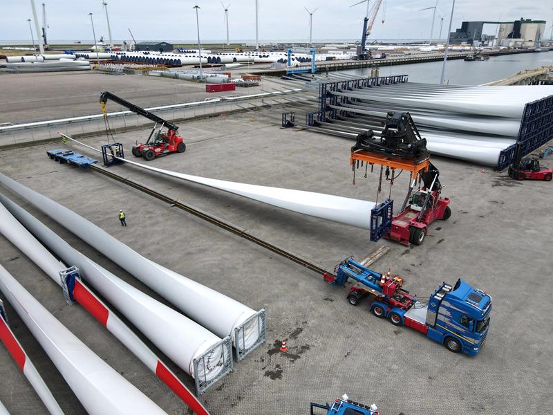 Coordination and precise execution of unloading on site