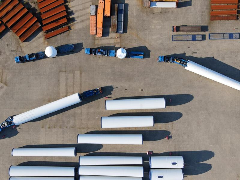 Coordination and precise execution of unloading on site