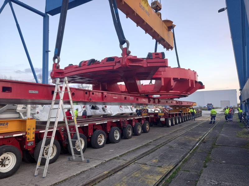 Modular fly-over bridge system for extra-heavy loads