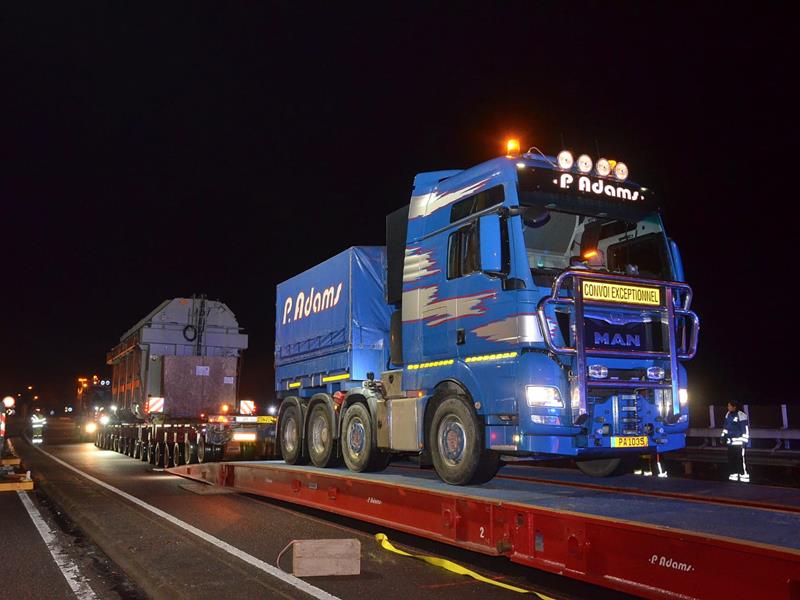 Modular fly-over bridge system for extra-heavy loads