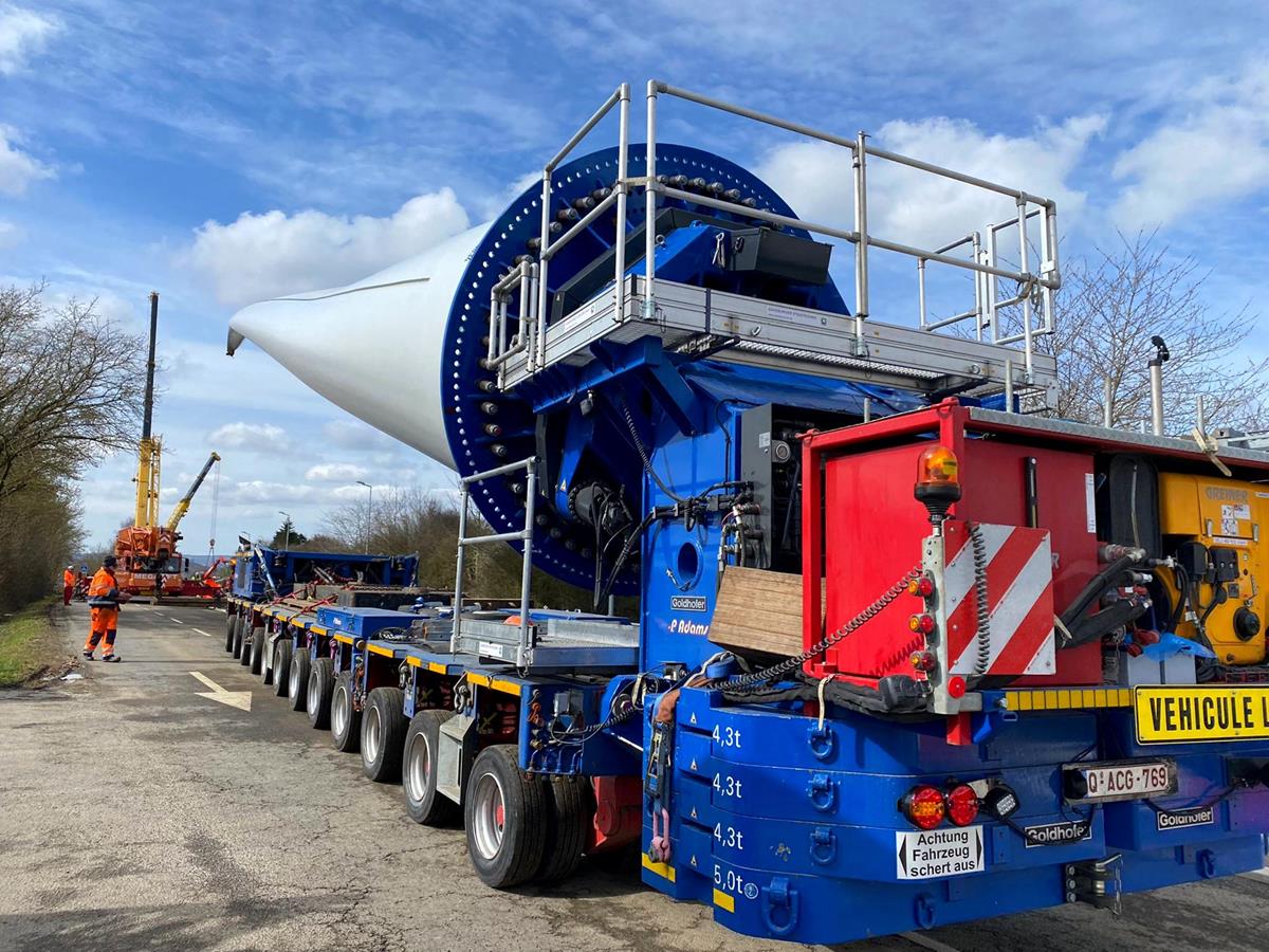 SPMT - Equipment - Special & heavy transport - P. Adams